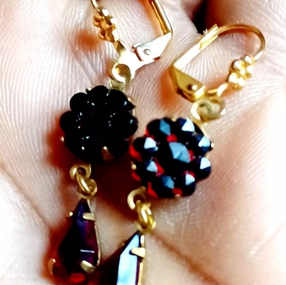 Czech Victorian Bohemian GARNET Rose Cut-Crystal Drop/Dangle Leverback Earrings - Picture 5 of 6